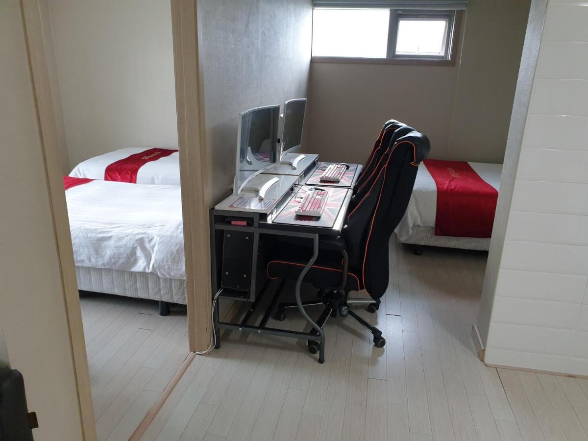 Joy Hotel Jeju Exterior photo