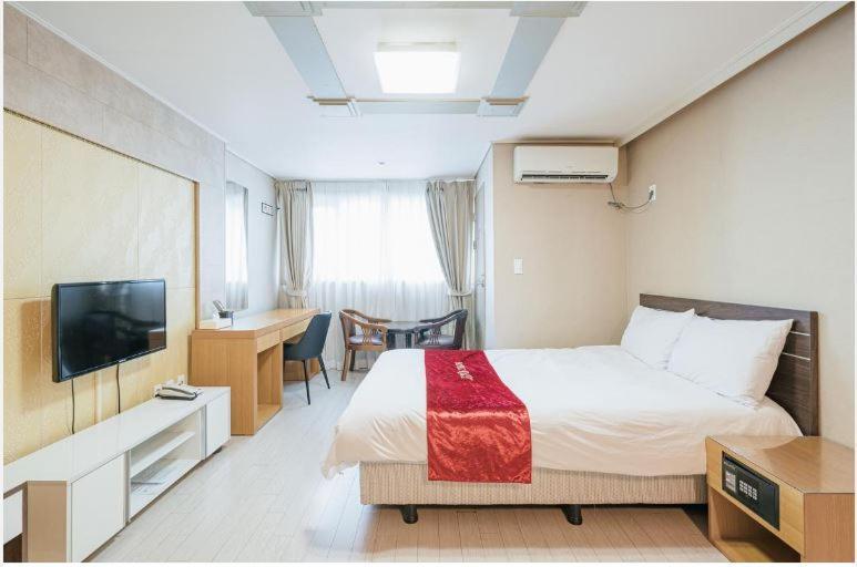 Joy Hotel Jeju Exterior photo