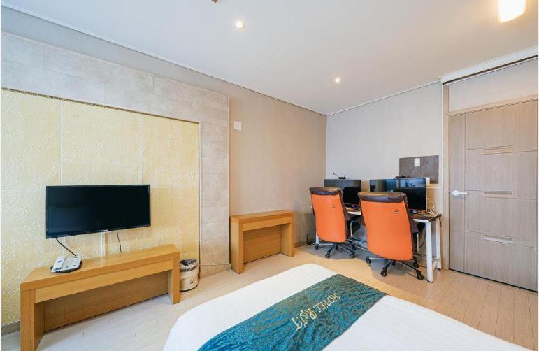 Joy Hotel Jeju Exterior photo