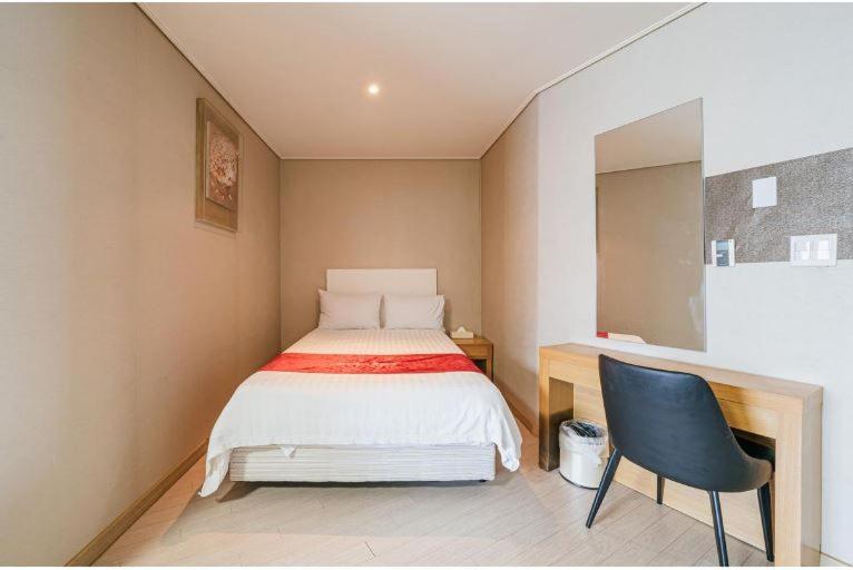 R&T Hotel Jeju Exterior photo