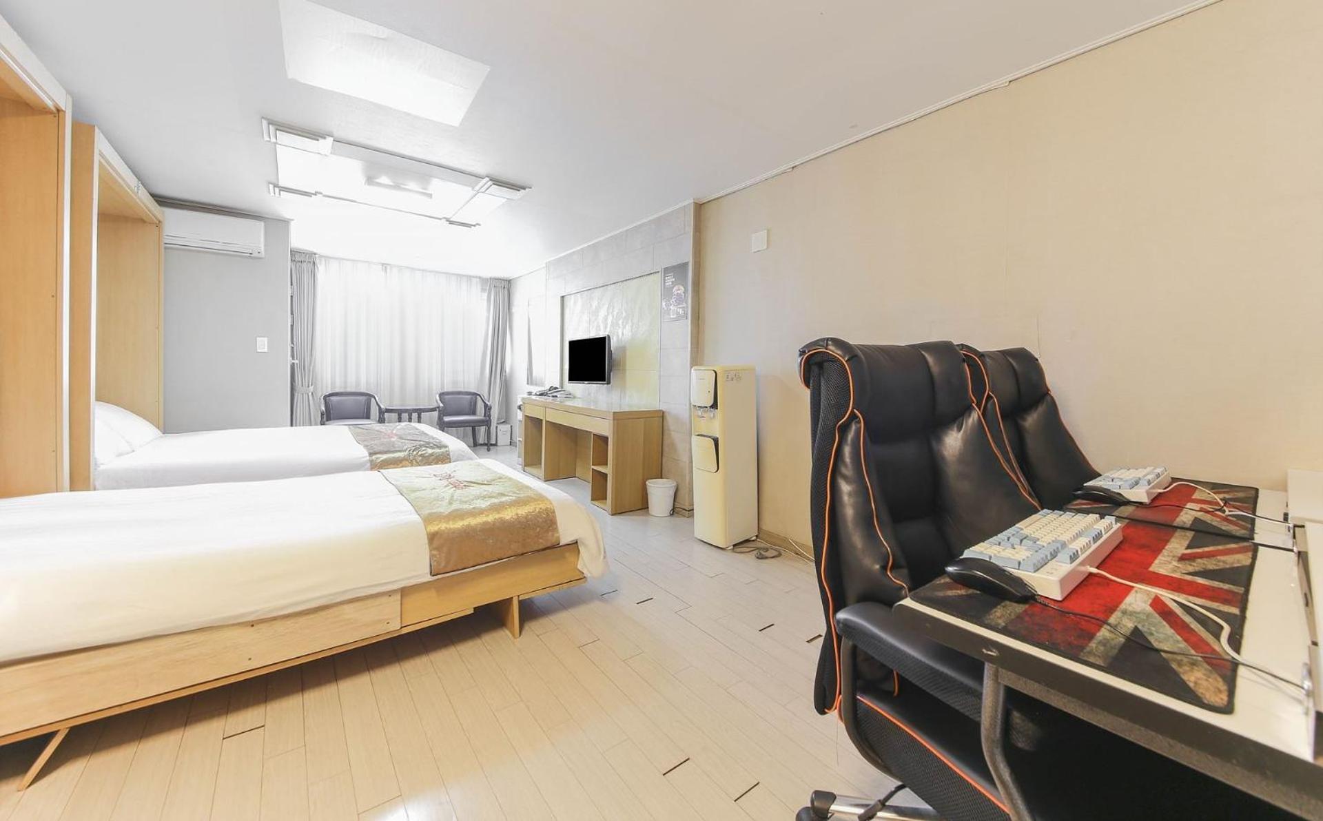Joy Hotel Jeju Exterior photo